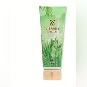 SET OF 2 NWT!! VS Body lotion Vibrant Breeze and Island Rush
